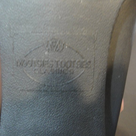 Mootsies Tootsies Black Low Heeled Slip On  Size 6.5 Medium - Picture 10 of 16